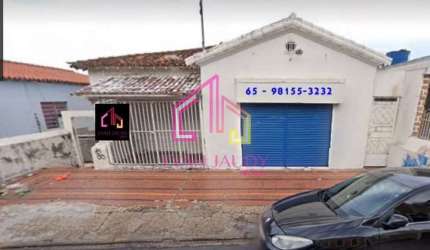 Casa à Venda no CENTRO de Cuiabá - MT, à 300 m da Praça da Mandioca, 5 vagas,  280 m² úteis, Não fa