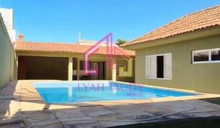 Casa à venda, Jardim petrópolis, Cuiabá, MT- 2 Demi-suíte + 3 quartos, 4 vagas, área útil de 315.83