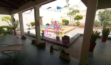 Casa à Venda, SANTA ROSA, Cuiabá -MT,  208m², 4 vagas, 3 salas amplas, quintal, à 700 m do shopping