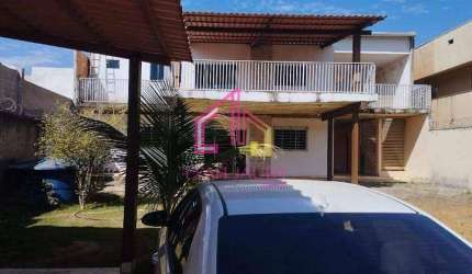 Casa á Venda, MIraFlores, Chapada  dos Guimarães-MT, à 400m do Fórum, 3 Suítes, 6 vagas, quintal gr