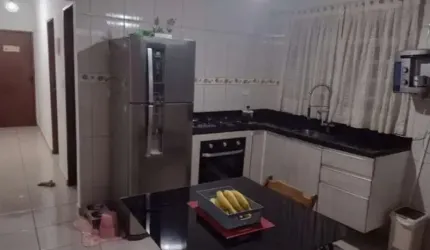 Casa térrea à venda no Parque São Bento, em Sorocaba-SP.