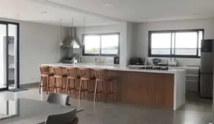 Casa térrea à venda no Condomínio Fazenda Alta Vista, em Salto de Pirapora-SP.