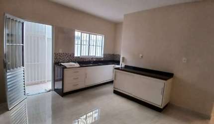 Casa Assobradada à venda na Vila Leão, em Sorocaba-SP.