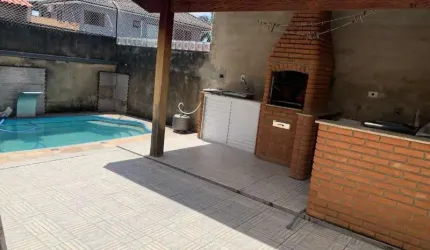 Casa térrea à venda no Jardim Abatiá, em Sorocaba-SP.