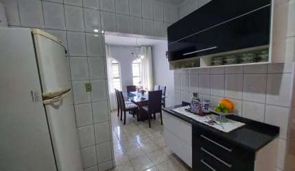 Casa Assobradada à venda na Vila Barão, em Sorocaba-SP.