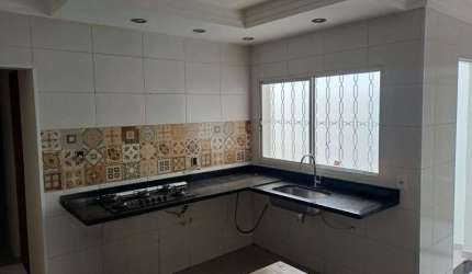 Casa térrea à venda no Jardim Nova Ipanema, em Sorocaba-SP.