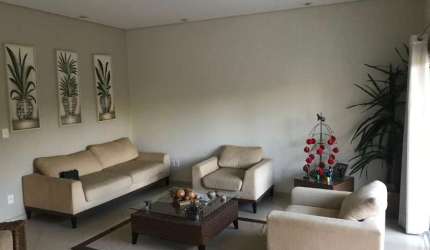 Sobrado à venda no Condomínio Residencial Granja Olga 1, em Sorocaba-SP.