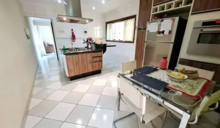 Sobrado à venda no Jardim Prestes de Barros, em Sorocaba-SP.