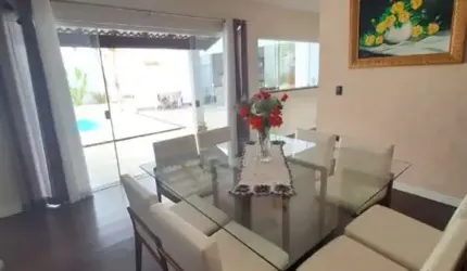 Casa térrea à venda no Condomínio Lago da Serra, em Araçoiaba da Serra-SP.