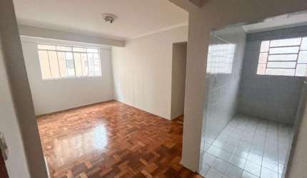 Apartamento à venda no Condomínio Edifício Edmundo Mussi, em Sorocaba-SP.
