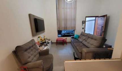 Casa térrea à venda no Jardim São Carlos, em Sorocaba-SP.