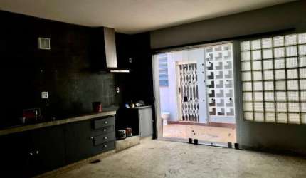 Sobrado à venda na Vila Hortência, em Sorocaba-SP.