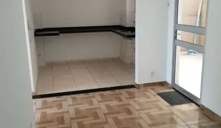 Apartamento térreo à venda no Condomínio Parque Salém, em Sorocaba-SP