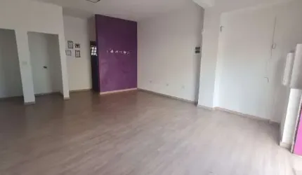 Salão comercial para alugar no Bairro Edén, em Sorocaba-SP.