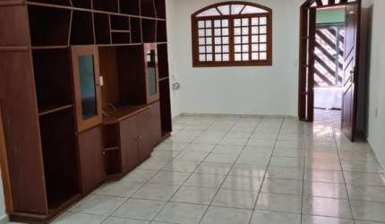 Sobrado à venda no Jardim Pacaembu, em Sorocaba-SP
