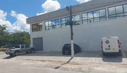 ALUGO EXCELENTE SALAS NESTE PRÉDIO.