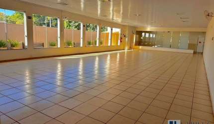Ótimo prédio comercial para venda em Brodowski-SP, 2 salões, banheiros, cozinha em 346 m2 de área total, ideal para salão de festas e comércios em ger