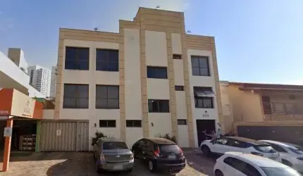 Sala comercial para locação em excelente localização na Av. Sen. Cesar Vergueiro, Jd São Luiz, area 21 m2 e banheiro privativo, estacionamento em fren