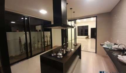 Casa nova alto padrão para venda no Portal da Mata, 3 suites com 1 master, gourmet e piscina em 300 m2 de area total, lazer no condomínio, portaria 24