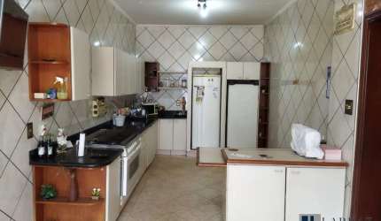 Casa mais salao comercial para venda no Ipiranga com 3 dormitorios, quintal, 2 vagas de garagem, 129 m2 construidos em um terreno de 155 m2
