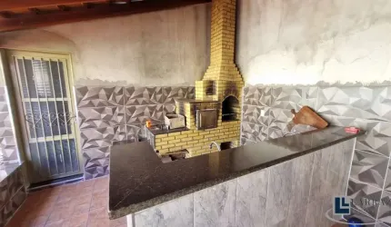 Linda casa para venda no Parque Ribeirao Preto em ótima localização, 2 dormitorios, amplo quintal, varanda gourmet em 300 m2 de área total