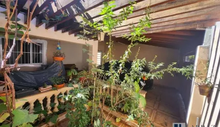 Linda casa para venda no Jardim Interlagos na Zona Leste, 2 dormitorios sendo 1 suite, ampla varanda gourmet em 132 m2 construidos