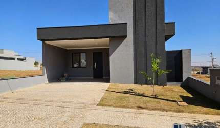 Linda casa nova alto padrão para venda no charmoso Condomínio Quinta da Mata 2 com 3 suítes, gourmet e piscina em 250 m2 de área total