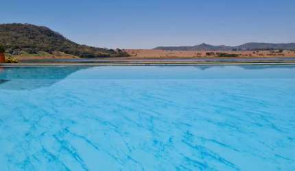 Lindo Rancho para locação temporada ou anual, Cássia Delfinópolis- MG, linda vista, 4 suites, ampla varanda gourmet e piscina, 5.000 m2. Santa Edwiges