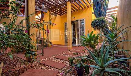 Linda casa para venda no Lacerda Chaves / Portal do Alto, próxima ao HC da USP, 3 dormitorios 1 suite e terraço gourmet em 200 m2