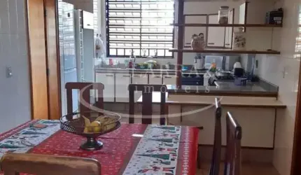 Casa comercial para venda no Jardim São Luis, bem conservada, 3 suites e piscina em 322 m2 de area total