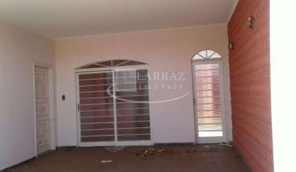Casa para venda nos Campos Eliseos, 3 dormitorios sendo 1 suite, varanda com piscina em 250 m2 de area total