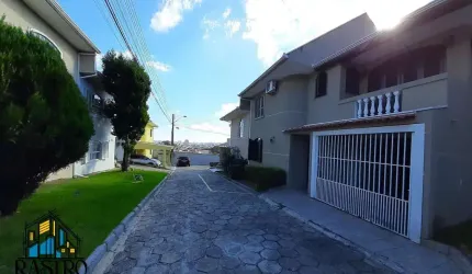 Sobrado para Venda em Curitiba, ***Santa Cândida***, 4 dormitórios, 1 suíte, 3 banheiros, 2 vagas