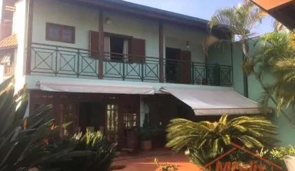Sobrado de luxo em Vila Rosalia, Guarulhos - 500m², 3 suítes e 5 banheiros por R$1.995.000 - Confira!