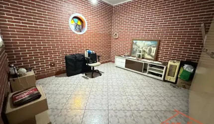 Sobrado de 250m² em Jardim Iporanga, Guarulhos - 3 Dormitórios, 2 Suítes, 3 Banheiros por R$550.000 para venda