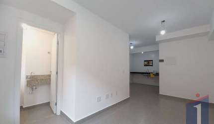 Casa à Venda em Cambuci - 2 Suítes, 95m² por R$ 870.000