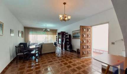 Casa à Venda no Jd. da Glória: 3 Dormitórios e 255m² por R$1,15M