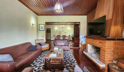Casa para Venda em Teresópolis, Quinta da Barra, 4 dormitórios, 1 suíte, 4 banheiros, 3 vagas