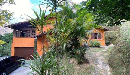 Casa para Venda em Petrópolis, Itaipava, 3 dormitórios, 1 suíte, 2 banheiros, 3 vagas