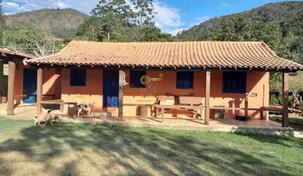 Casa para Venda em Teresópolis, Córrego das Pedras, 2 dormitórios, 2 suítes, 3 banheiros, 4 vagas