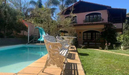 Casa para Venda em Petrópolis, Araras, 4 dormitórios, 1 suíte, 3 banheiros, 5 vagas