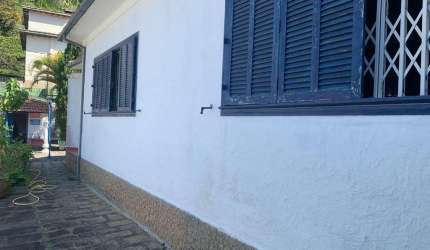 Casa para Venda em Petrópolis, Mosela, 3 dormitórios, 2 suítes, 3 banheiros, 2 vagas