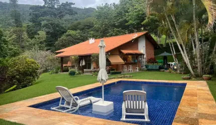 Casa em Condomínio para Venda em Petrópolis, Nogueira, 2 dormitórios, 1 banheiro, 3 vagas
