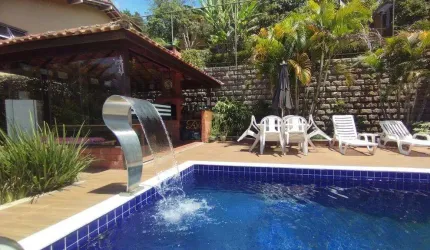 Casa para Venda em Teresópolis, Agriões, 4 dormitórios, 3 suítes, 4 banheiros, 2 vagas