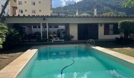 Casa para Venda em Petrópolis, Corrêas, 4 dormitórios, 1 suíte, 3 banheiros