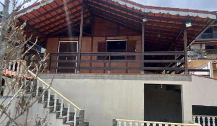 Casa para Venda em Petrópolis, Mosela, 3 dormitórios, 1 suíte, 2 banheiros, 2 vagas
