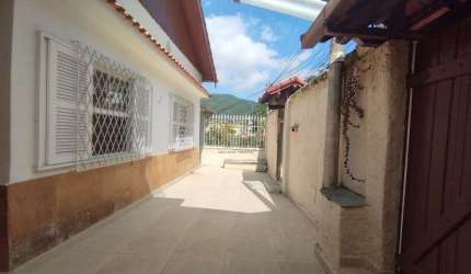 Casa para Venda em Teresópolis, Várzea, 2 dormitórios, 1 banheiro, 1 vaga