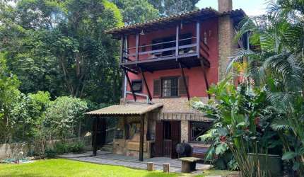 Casa para Venda em Petrópolis, Retiro, 3 dormitórios, 1 suíte, 4 banheiros, 3 vagas