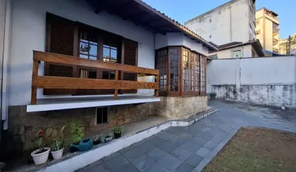 Casa para Locação em Teresópolis, Várzea, 5 dormitórios, 3 suítes, 5 banheiros, 3 vagas