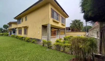 Casa para Venda em Teresópolis, Alto, 5 dormitórios, 3 suítes, 3 banheiros, 8 vagas