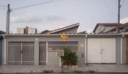 Imóvel à venda: Casa com 2 quartos, 1 sala, 1 banheiro e 2 vagas de garagem no Parque Paduan, Taubaté-SP - 300m² de área.